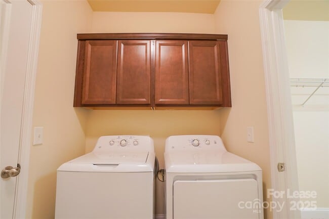 Building Photo - 6426 Hove Rd