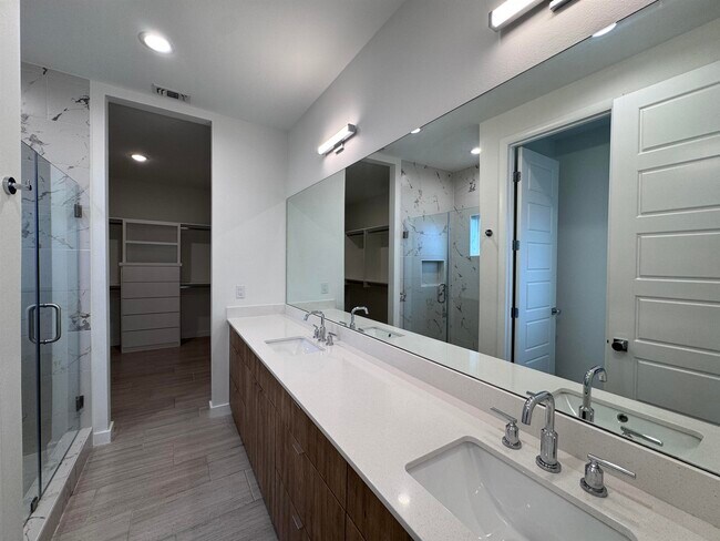 Building Photo - 417 Deer Path Lp