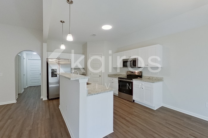 Building Photo - 251 Magnolia Dr