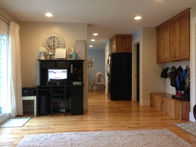 Building Photo - Large Family Lehi Home available now!