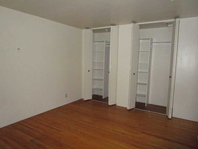 Building Photo - 2039 Barbour Dr