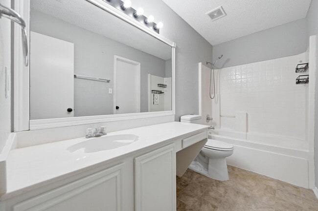 Building Photo - Immaculate 3-bedroom, 2-bath home in the highly sought-after Springfield subdivision!