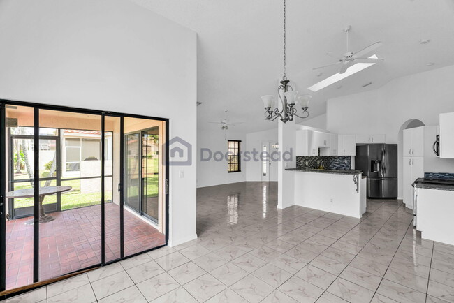 Building Photo - 12382 Pleasant Green Way