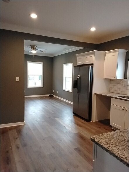Building Photo - 2616 Lochaven Blvd