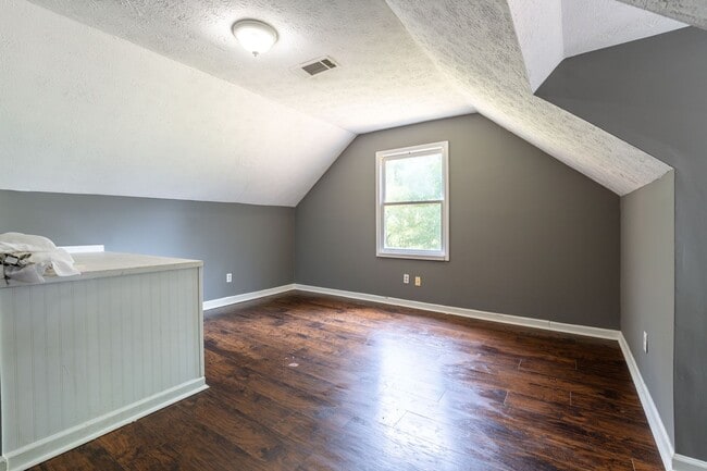 Building Photo - 2502 Rosebud Rd