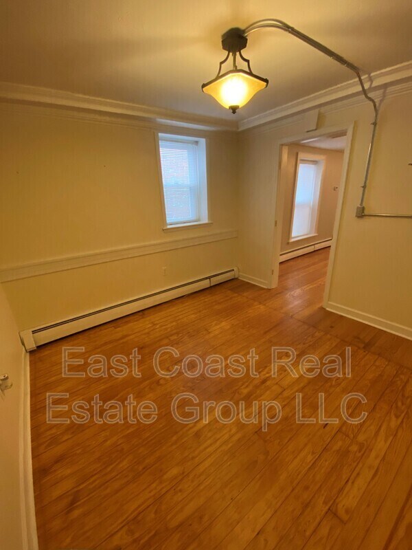 Building Photo - 4 W Water St