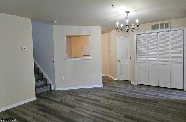 Building Photo - 906 Rhoads Dr