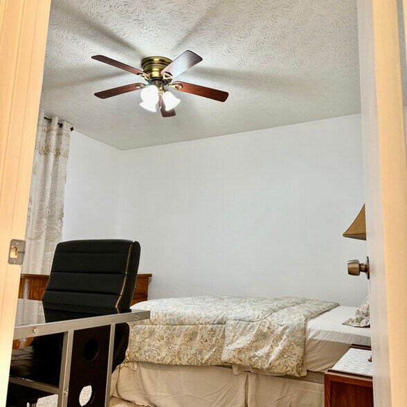 Building Photo - 4401 Yorkshire Ct