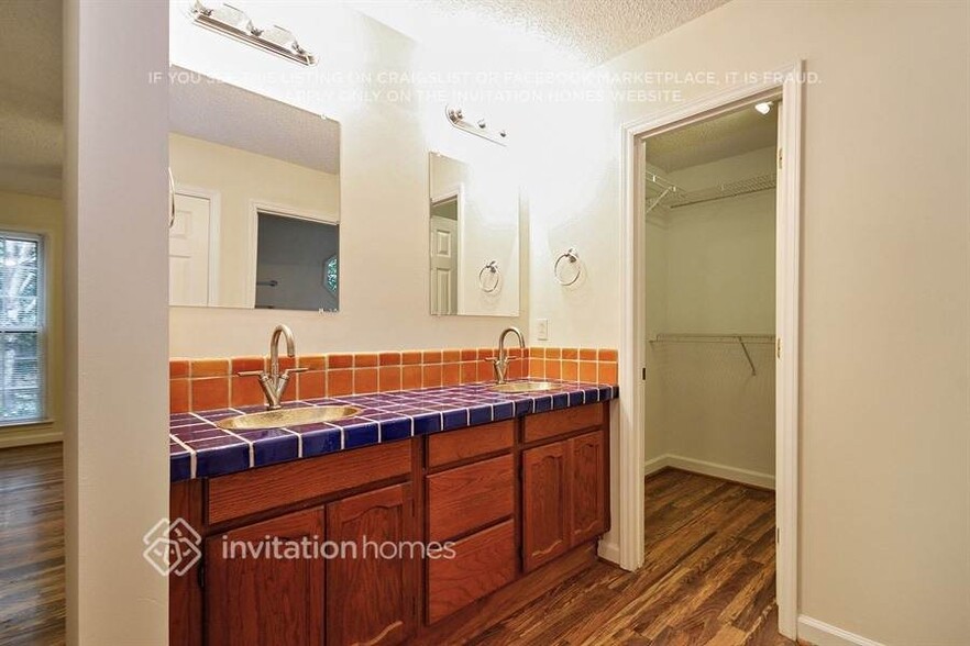 Building Photo - 9936 Mountain Laurel Ln