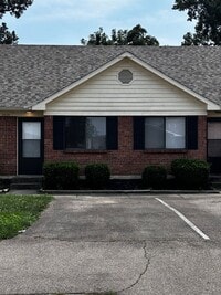 Building Photo - 2 Bed 1.5 bath Condo with Carport