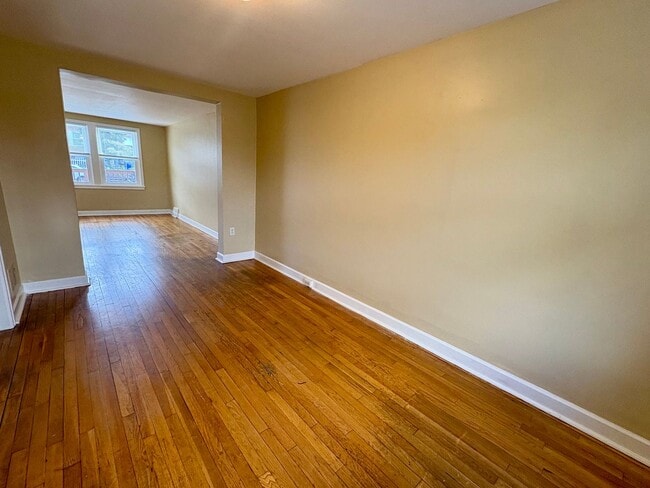 Building Photo - 3 Bedroom 1 Bathroom in Harrisburg!