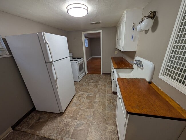 Building Photo - Triangle Tops (TTD/TTU) (Silverwolf)