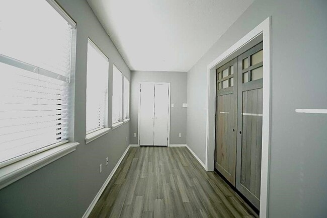 Building Photo - 16 Golf Vw Mnr