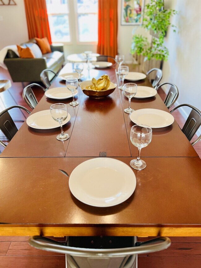 Building Photo - 7012 Ingalls St