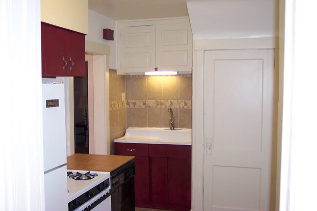 Building Photo - 3617 Boulevard of the Allies