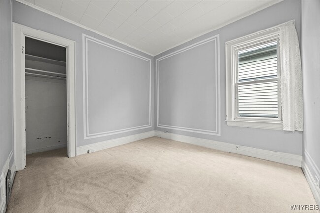 Building Photo - 411 Breckenridge St