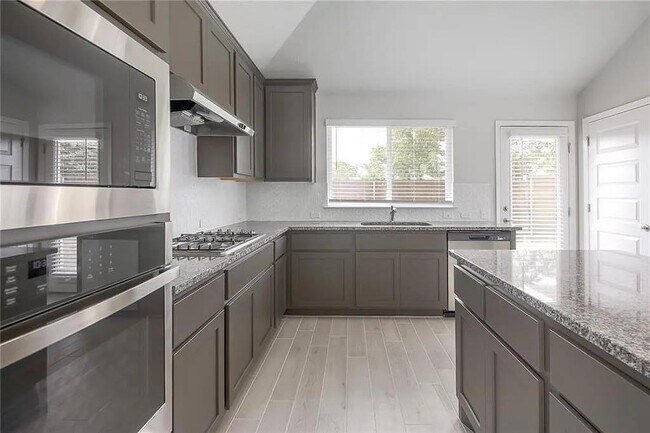 Building Photo - 116 Riverhill Dr