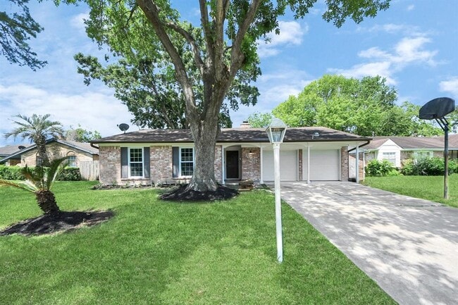 Building Photo - 10602 Raydell Dr
