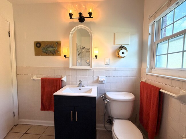 Building Photo - Hilltop Charm in Floyds Knobs – Spacious All-Brick Beauty with Room to Grow!