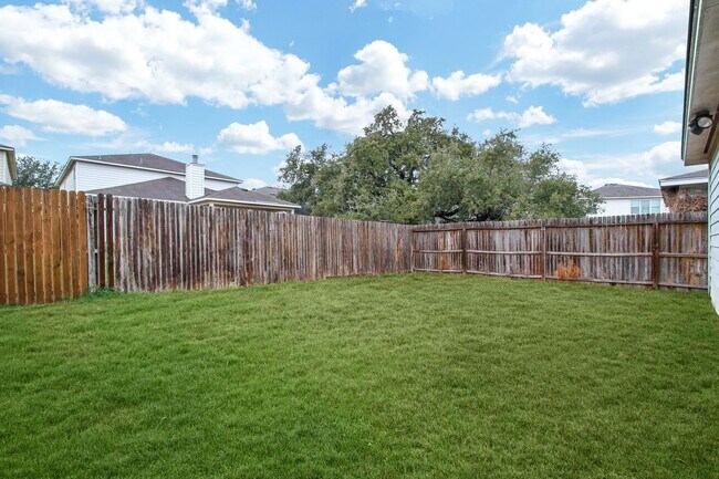 Building Photo - 3-Bedroom Townhouse with Open Floor Plan and Spacious Backyard Near Lackland AFB