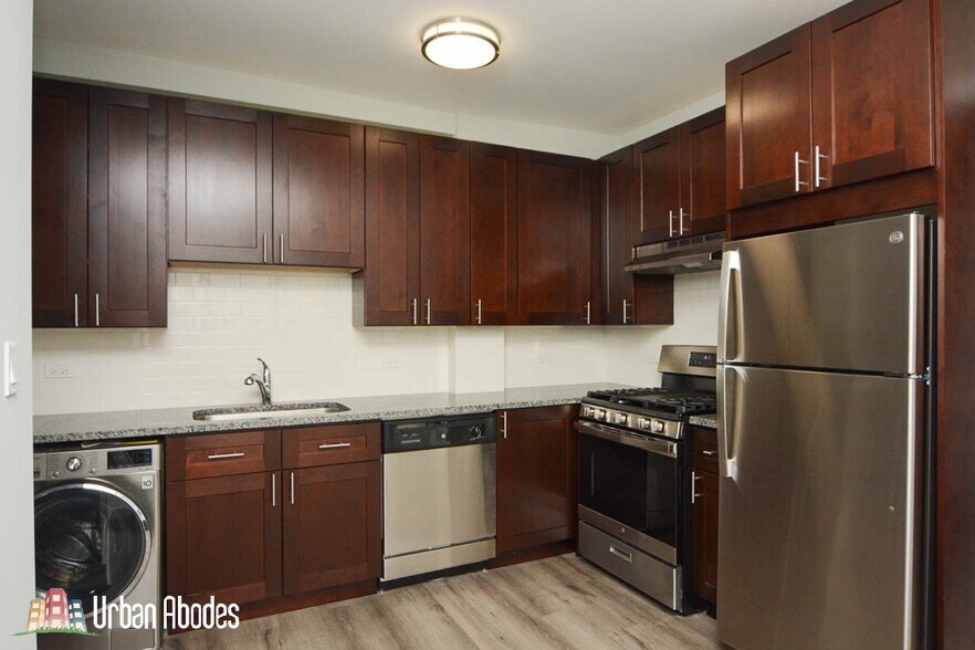 Building Photo - 727 Saint Johns Ave