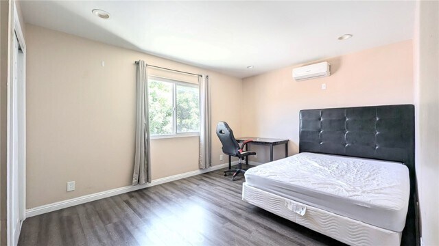 Building Photo - 1299 W 37th Dr