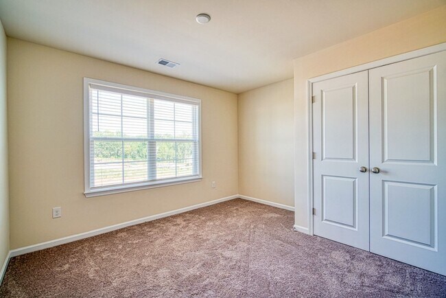 Building Photo - 580 Millsgate Cir