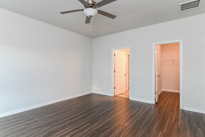 Building Photo - 336 Augustine Dr