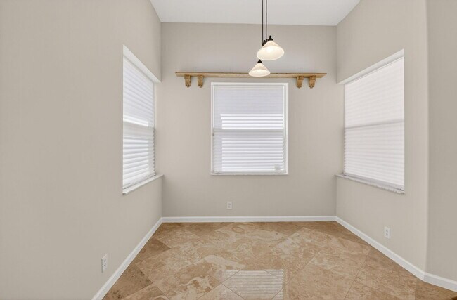 Building Photo - 7032 Vivaldi Ln