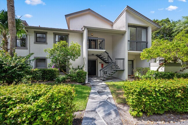 Building Photo - 11223 Pond View Dr