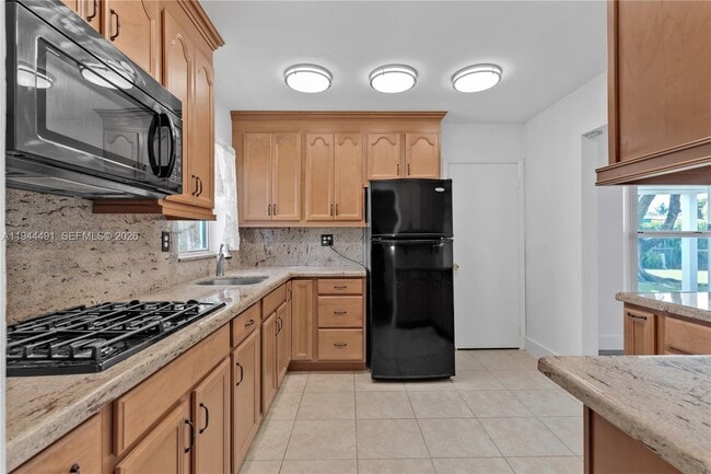 Building Photo - 5215 SW 128th Ave