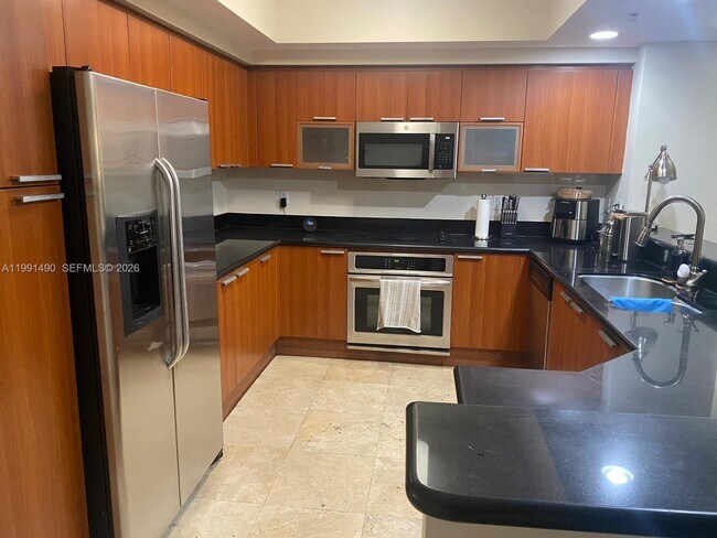 Building Photo - 15051 Royal Oaks Ln