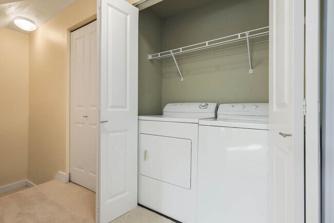 Building Photo - Bright & Updated 2BR Townhome in the Heart of Redmond – Near Light Rail & Marymoor Park