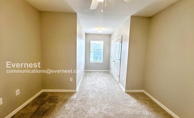 Building Photo - Limited Time Special Offer /  Lovely 3-Bedroom Home with Garage / Pet-Friendly / Available Now!