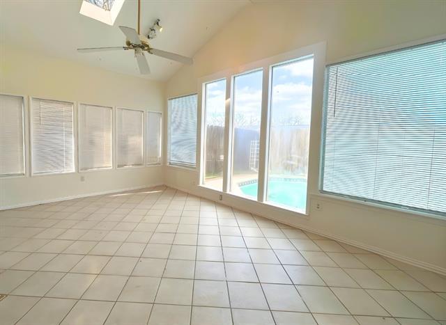 Building Photo - 5533 King Dr