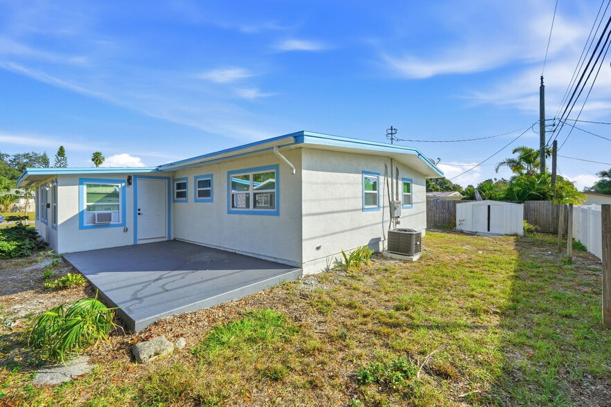 Building Photo - 3128 Bay St