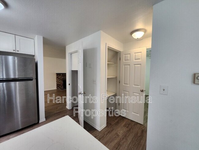 Building Photo - 3234 SE Goldmaur Ct