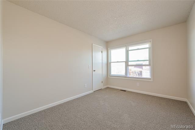 Building Photo - 9844 Fairwood St