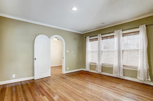 Building Photo - 1710 Rosedale St
