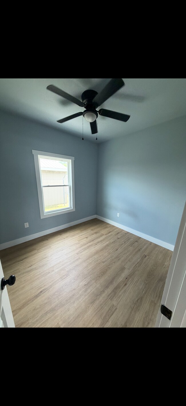 Building Photo - 2070 US-25W