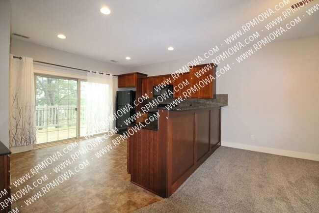 Building Photo - 2 MASTER SUITES!!! 2 Bedrooms, 2.5 Bath To...