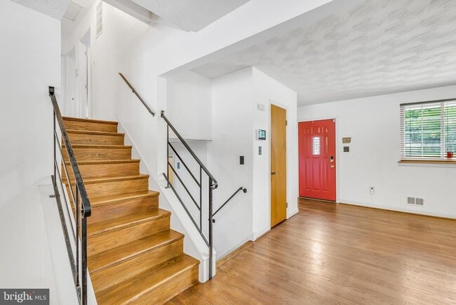 Building Photo - 7310 Wessex Dr