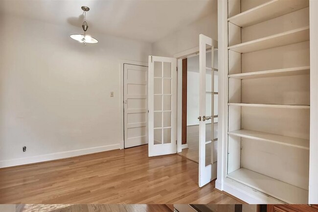 Building Photo - 476 Compton Rd