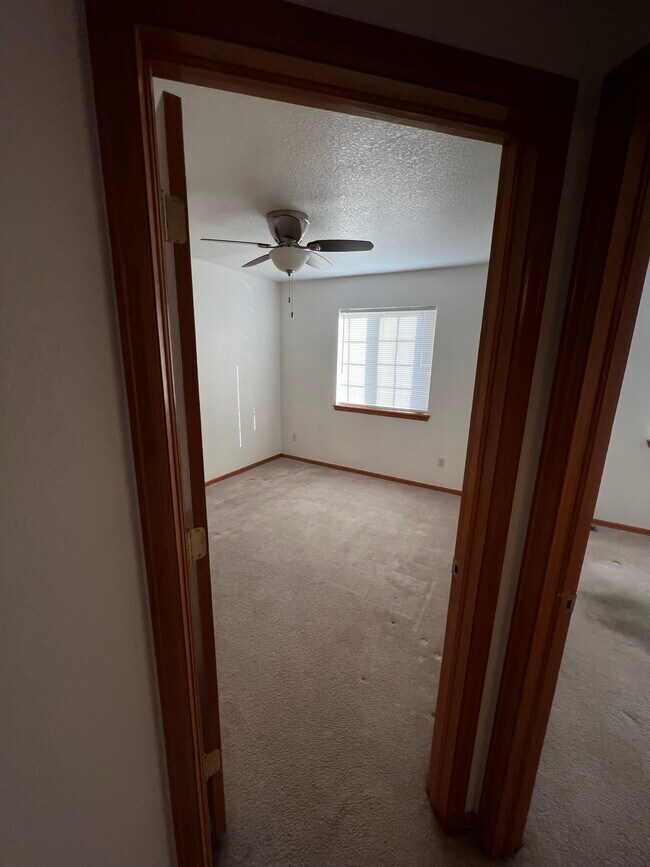 Building Photo - 7122 Arrowroot Ave