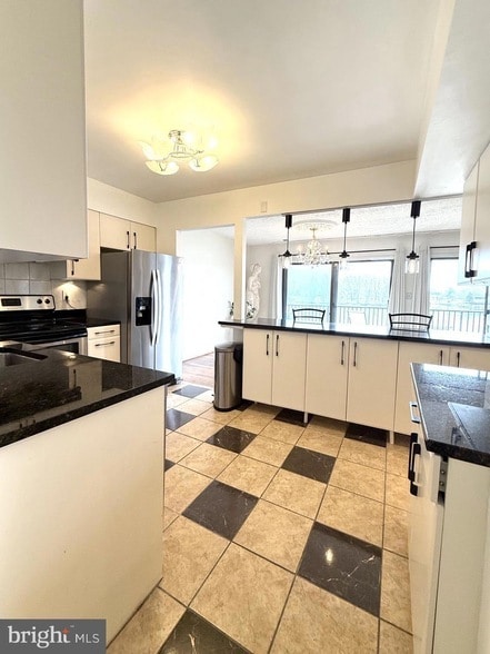 Building Photo - 532 Riviera Dr