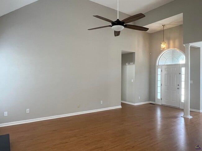 Building Photo - 253 Chadwick Cir