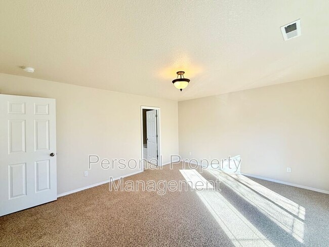 Building Photo - 16524 NE 19th St