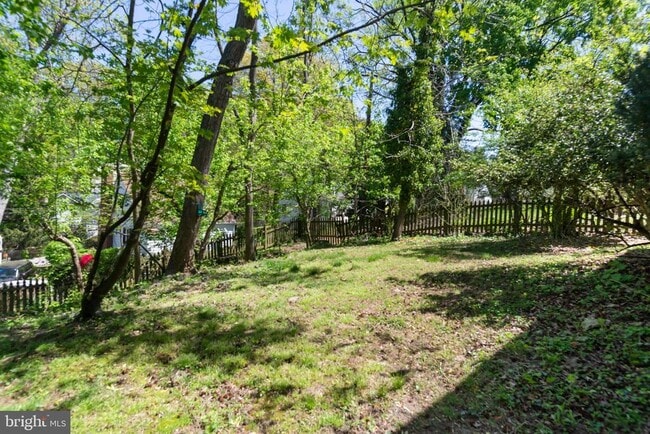 Building Photo - 2305 Pickwick Rd