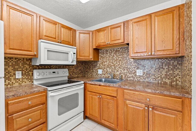 Building Photo - 54 Newport Ct