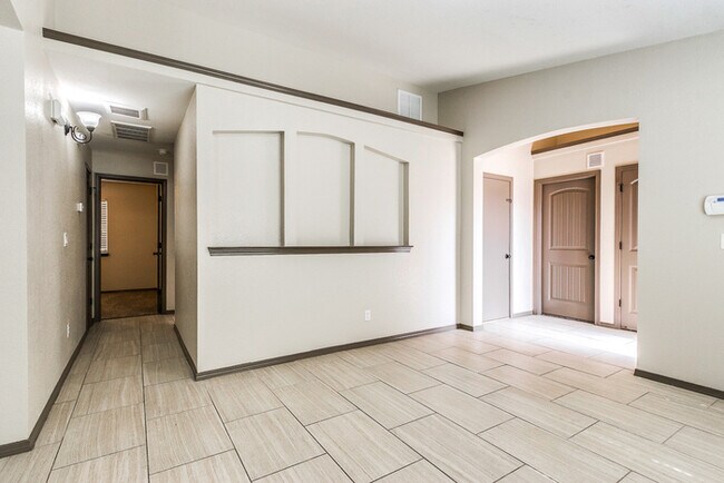 Building Photo - Home For Rent